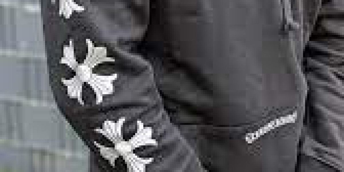 Streetwear Staples: Signature Styles That Stand Out